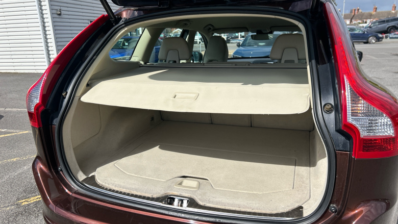 Volvo Xc60 D5 [220] SE Lux Nav 5dr AWD Geartronic Diesel Estate